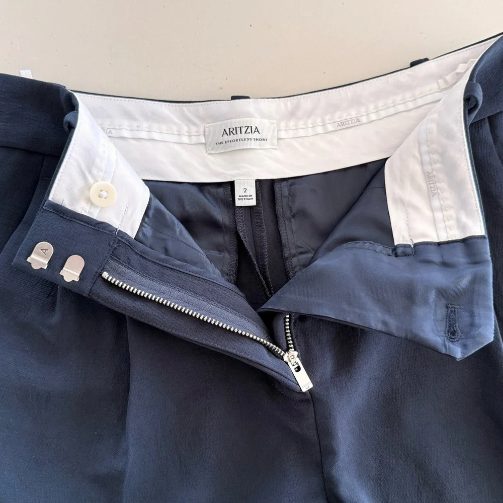 NWOT Aritzia Effortless Shorts - Mini Crepette | Size 2 - Picture 4 of 15